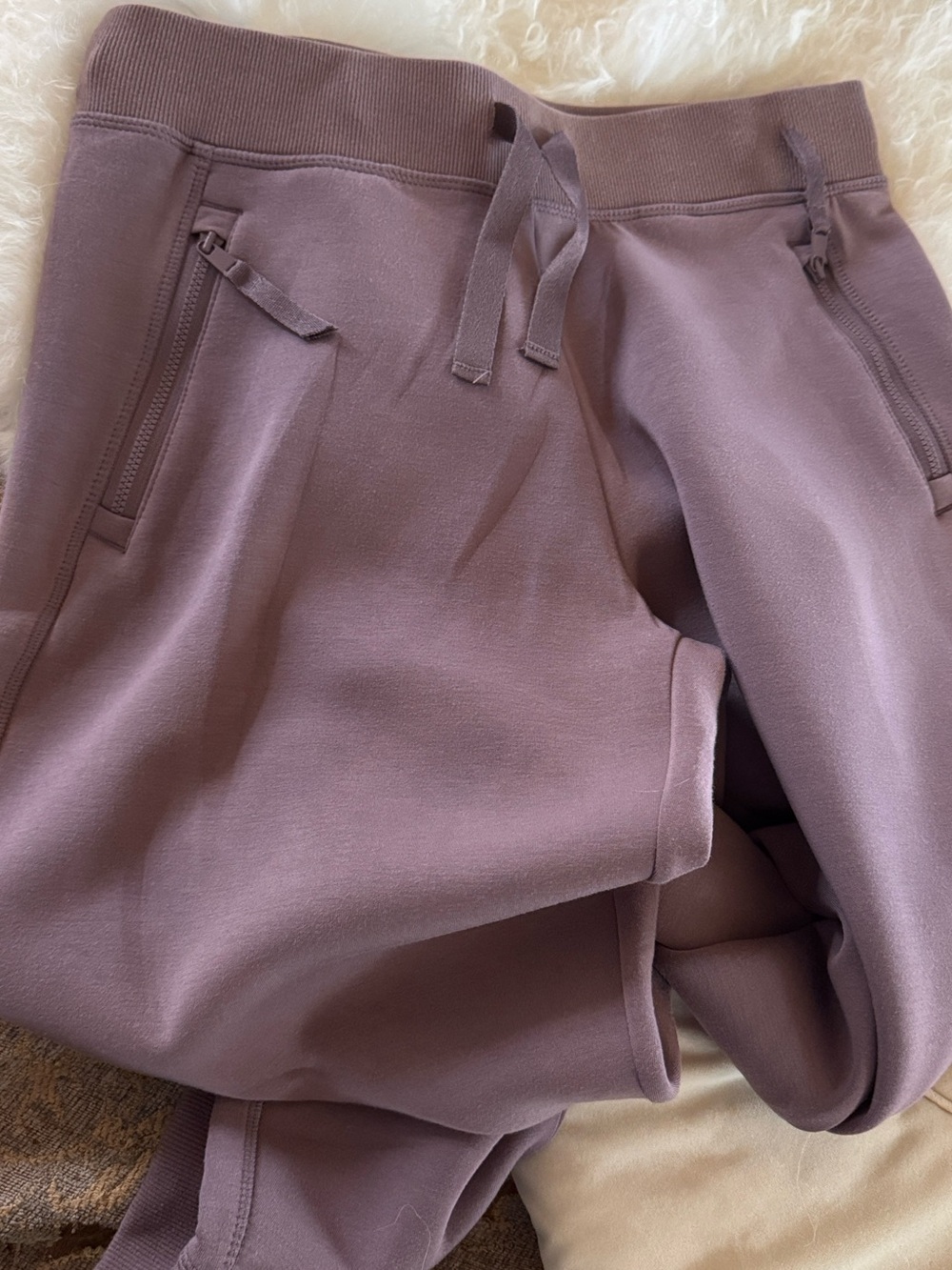 Kirkland Signature Women’s Active Jogger Pants in Plum - Medium